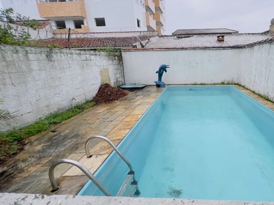 Sobrado em Vila Guilhermina, Praia Grande/SP de 61m² 2 quartos para locação R$ 2.700,00/mes