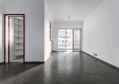 Apartamento à venda em Barra da Tijuca com 70 m², 1 quarto, 2 vagas