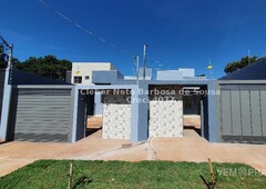 Casa Térrea com 2 Quartos à Venda por R$ 335.000