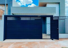 Casa Térrea com 3 Quartos à Venda por R$ 649.000