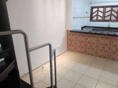 Casa com 2 dormitórios para alugar, 57 m² por r$ 1.700,02/mês - aviação - praia grande/sp