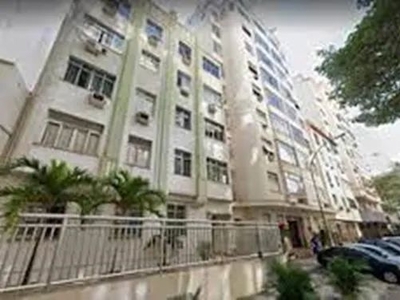 Alugo 3 quartos c/ suite com dependência no posto 5 em Copacabana