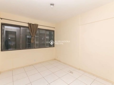 Apartamento com 1 quarto para alugar na avenida senador salgado filho, 327, centro histórico, porto alegre, 20 m2 por r$ 600