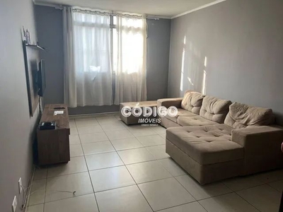 Apartamento com 2 dormitórios para alugar, 59 m² por R$ 2.000/mês - Vila das Palmeiras - G