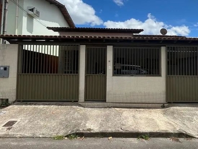 Bairro República - Casa principal com edícula nos fundos (Aproximadamente 200 mts de área)