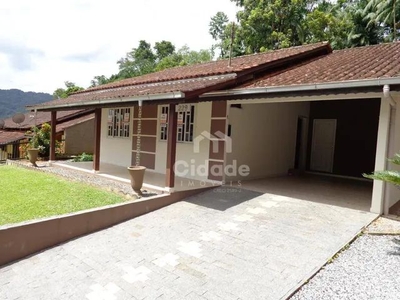 Casa com 3 dormitórios para alugar, 80 m² por R$ 2.350,00/mês - Ilha da Figueira - Jaraguá