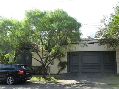 Casa para aluguel e venda tem 550 metros quadrados com 5 quartos em Cidade Jardim - São Pa