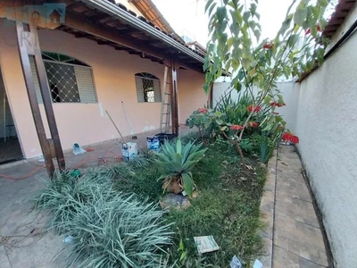 Casa para Locação em Contagem, Arvoredo, 3 dormitórios, 1 suíte, 2 banheiros, 2 vagas