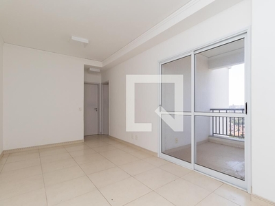 APARTAMENTO no 18º andar com 2 dormitórios e 2 garagens