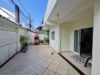 Casa com 2 quartos à venda no bairro Centro, 150m²