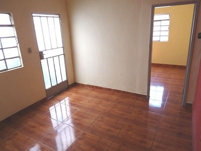 Casa para aluguel possui 75 metros quadrados com 2 quartos em São Geraldo - Belo Horizonte