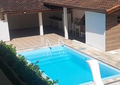 Apartamento próximo a Praia de Itaguá