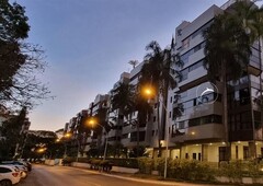 Apartamento à venda com 4 quartos ou + na Asa Sul, Brasília