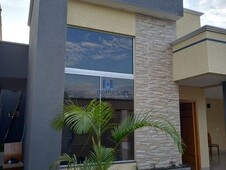 Casa à venda no bairro Residencial Jardim Canedo III em Senador Canedo