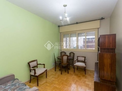 Apartamento com 2 quartos para alugar na rua duque de caxias, 1304, centro histórico, porto alegre, 60 m2 por r$ 1.500