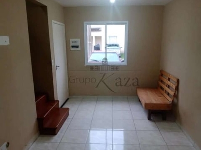 Casa em condomínio fechado com 2 quartos para alugar na rua dinamarca, jardim colônia, jacareí, 58 m2 por r$ 1.000