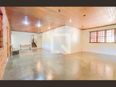 Casa / sobrado em condomínio para aluguel - vila del rey, 3 quartos, 400 m² - nova lima