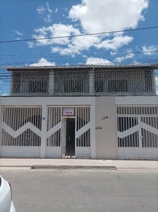Casa à venda no Bairro Tancredo Neves.
