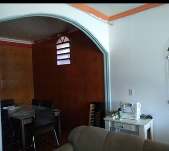 Casa para venda possui 130 metros quadrados com 3 quartos em Nova Esperança - Manaus - AM