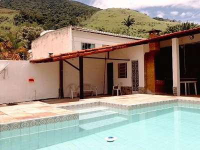 Casa em condominio, piscina, sauna, área gourmet, c de futebol, q poliesportiva