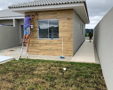 Casa a Venda no bairro botiatuva em Campo Largo - PR. 2 banheiros, 3 dormitórios, 1 suíte