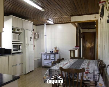 Casa térrea de 220,00 m² no bairro Goiás, com 03 dormitórios, 02 banheiros sociais, estar