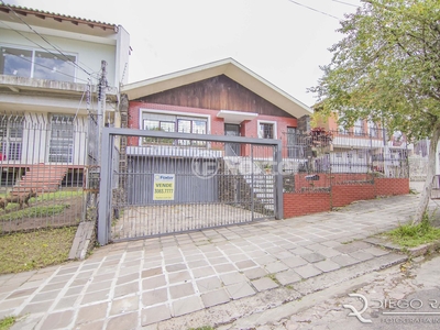 Casa 3 dorms à venda Rua Paulino Chaves, Santo Antônio - Porto Alegre