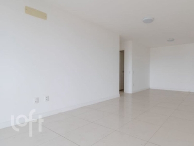 Apartamento à venda em Barra da Tijuca com 131 m², 3 quartos, 1 suíte, 2 vagas