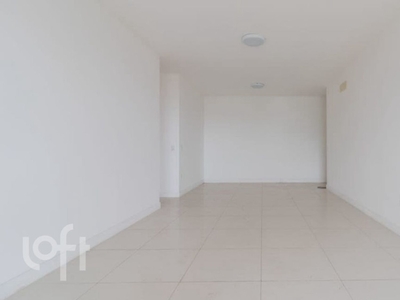 Apartamento à venda em Barra da Tijuca com 131 m², 3 quartos, 1 suíte, 2 vagas
