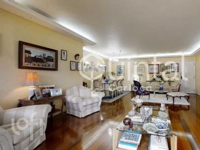 Apartamento à venda em Lagoa com 185 m², 3 quartos, 1 suíte, 2 vagas