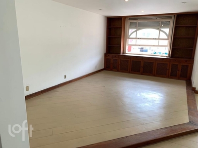 Apartamento à venda em Laranjeiras com 142 m², 3 quartos, 2 vagas