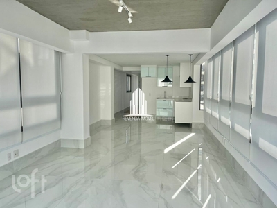 Apartamento à venda em Vila Nova Conceição com 160 m², 3 quartos, 2 suítes, 2 vagas