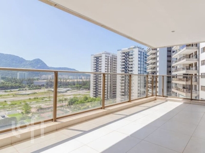 Apartamento à venda em Barra da Tijuca com 160 m², 4 quartos, 4 suítes, 2 vagas