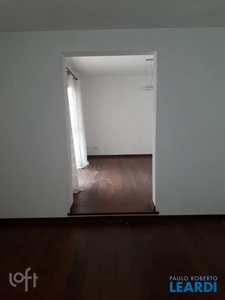 Apartamento à venda em Campo Belo com 200 m², 4 quartos, 2 suítes, 4 vagas