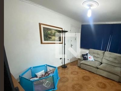 APARTAMENTO no 4º andar com 2 dormitórios e 1 garagem