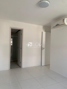 Apartamento à venda em Recreio dos Bandeirantes com 69 m², 2 quartos, 1 suíte, 1 vaga