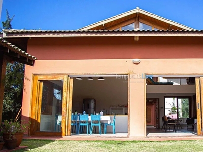 Casa de temporada no Guarujá, ideal para família a 300 metros da praia
