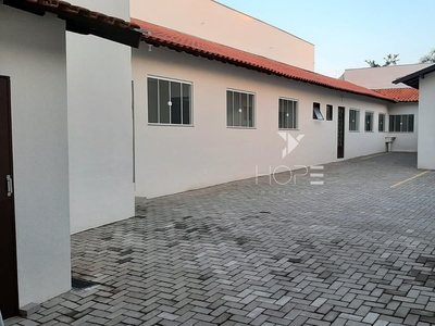 Sala em Antares, Londrina/PR de 45m² para locação R$ 1.300,00/mes