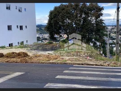 Terreno de esquina á venda