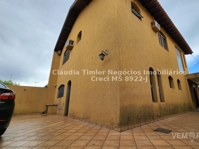 Casa Térrea com 5 Quartos à Venda por R$ 920.000