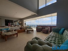 Apartamento à venda por R$ 4.800.000