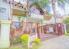 Casa à venda por R$ 821.000