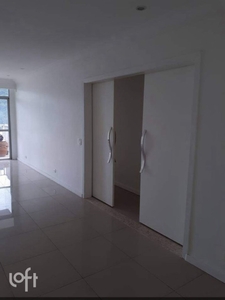 Apartamento à venda em Lagoa com 134 m², 4 quartos, 1 suíte, 2 vagas