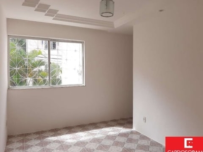 Apartamento com 2 quartos para alugar na Rua Vale dos Lagos, Castelo Branco, Salvador, 56 m2 por R$ 750