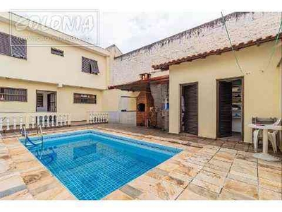 Casa com 4 quartos à venda no bairro Vila Floresta, 224m²