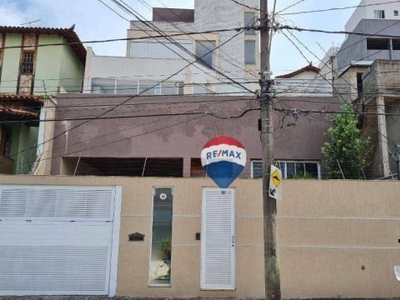 Casa de luxo com elevador