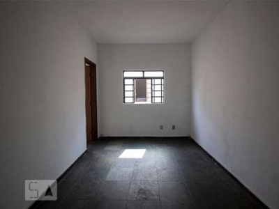 Casa / Sobrado em Condomínio para Aluguel - João Pinheiro, 2 Quartos, 48 m² - Belo Horizonte