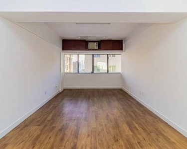 Sala comercial à venda no bairro Higienópolis em Porto Alegre próxima da Plínio Brasil Mil