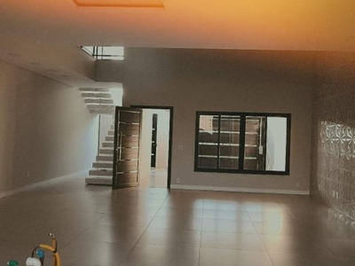 SOBRADO NO TROPICAL III,3 SUÍTES E 155M² FINO ACABAMENTO