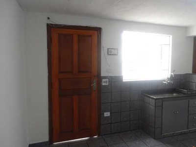 CASA PARA ALUGAR NO CANGAIBA COM 01 DORMITORIO